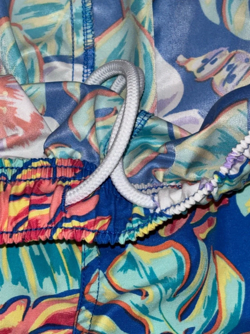 Vineyard Vines floral Hawaiian Chappy swim trunks shorts no liner size Medium